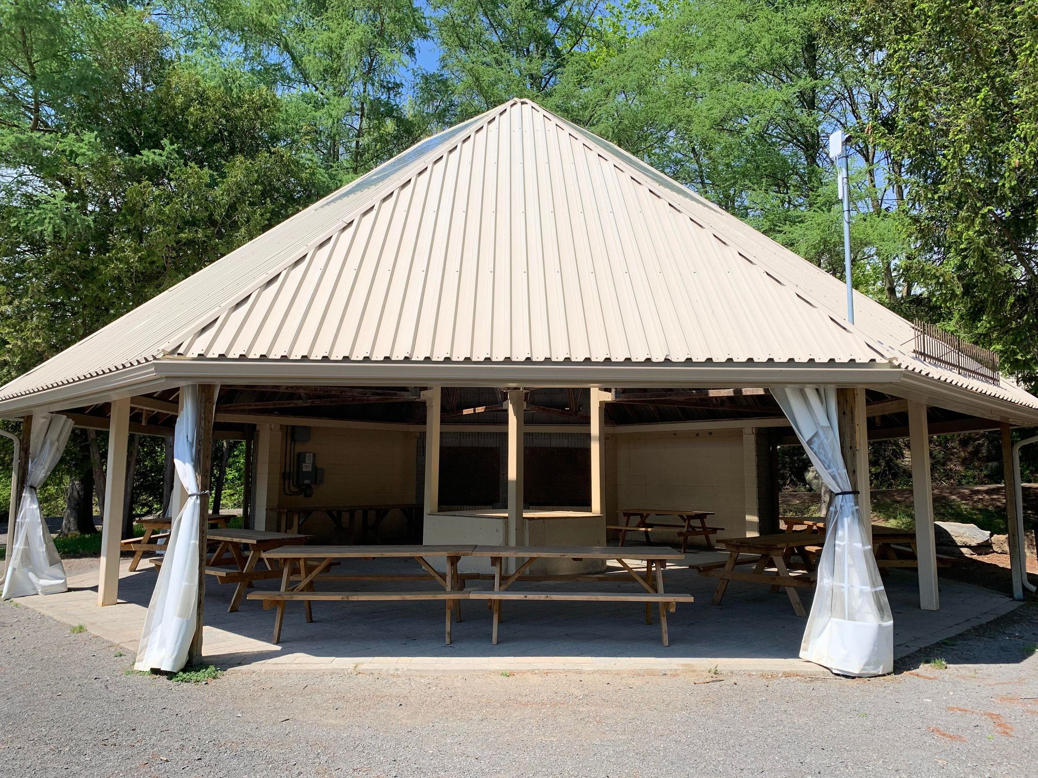 Abri Terrasse Desjardin